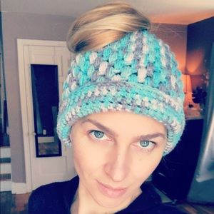 Messy bun beanie 💕hand made ✨❌sold